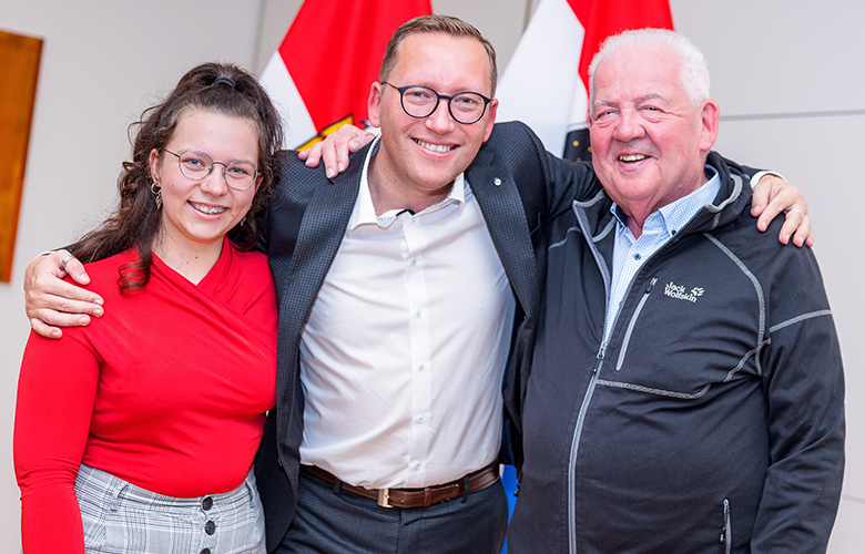 AB_780x500_Drei-Generationen-für-Oberndorf-Ebner_Djundja_Zrust