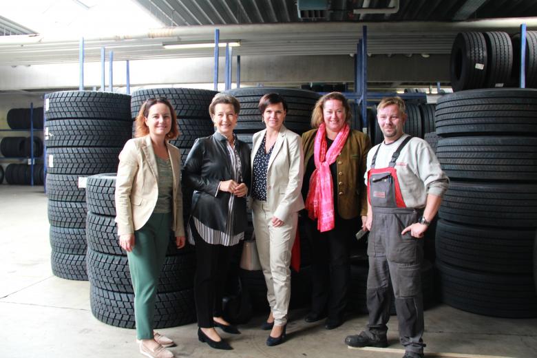 Gabi Heinisch-Hosek, Conny Ecker, Karin Dollinger, Tanja Kreer bei Quehenberger 